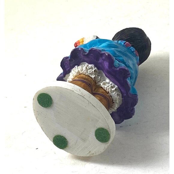 Native American Girl Figurine Holding Puffin Inuit Alaskan - Picture 3 of 6